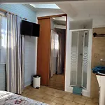 לינה וארוחת בוקר D'hotes Chez Claire בוברו-אן-אוז'