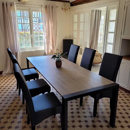 D'hotes Chez Claire לינה וארוחת בוקר 3*