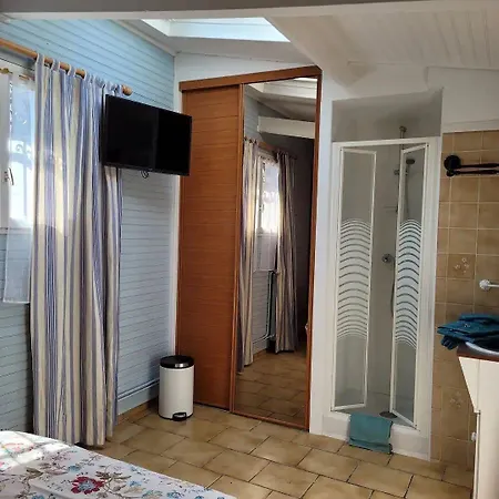D'hotes Chez Claire فندق مبيت وإفطار بورفون ان آج