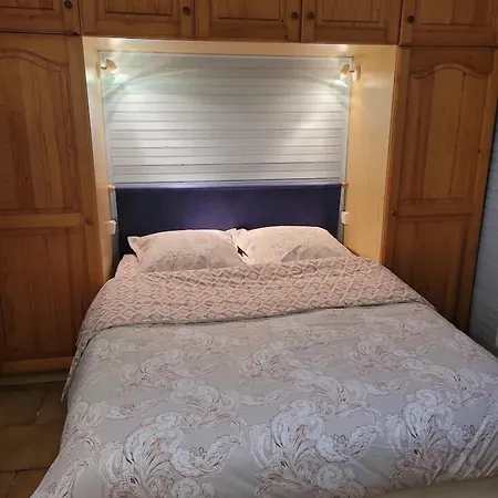 לינה וארוחת בוקר D'hotes Chez Claire בוברו-אן-אוז'