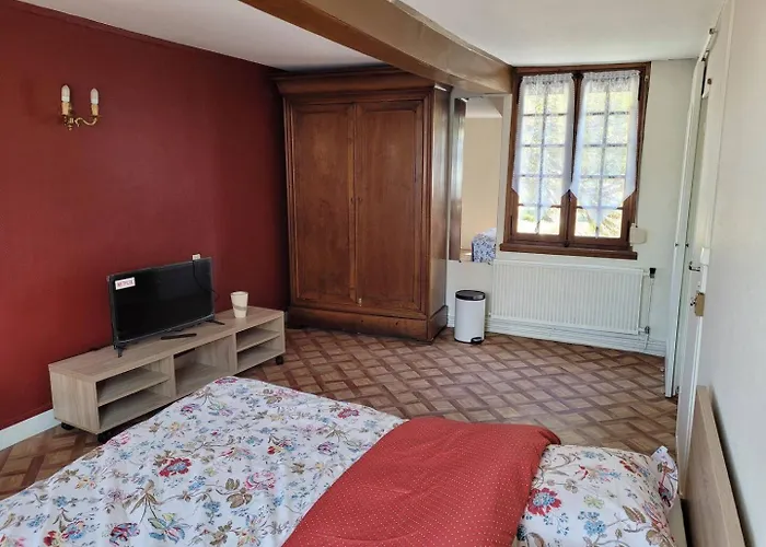 D'hotes Chez Claire Bed & Breakfast 3*